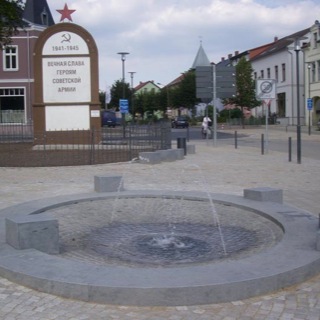 Brunnenalage-Malchow-Naturstein-Denkmalbrunnen