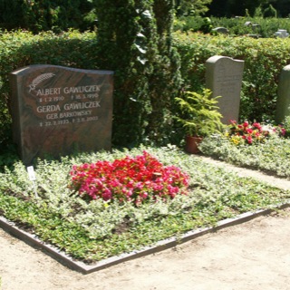 Grabstein-Friedhof-Warder-Beetkante