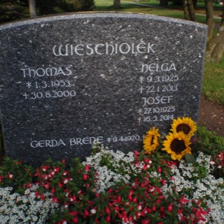 Grabstein-Steinmetz-Friedhof-Ratekau