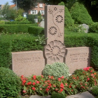Grabstein-Steinmetz-Friedhof-Travemünde